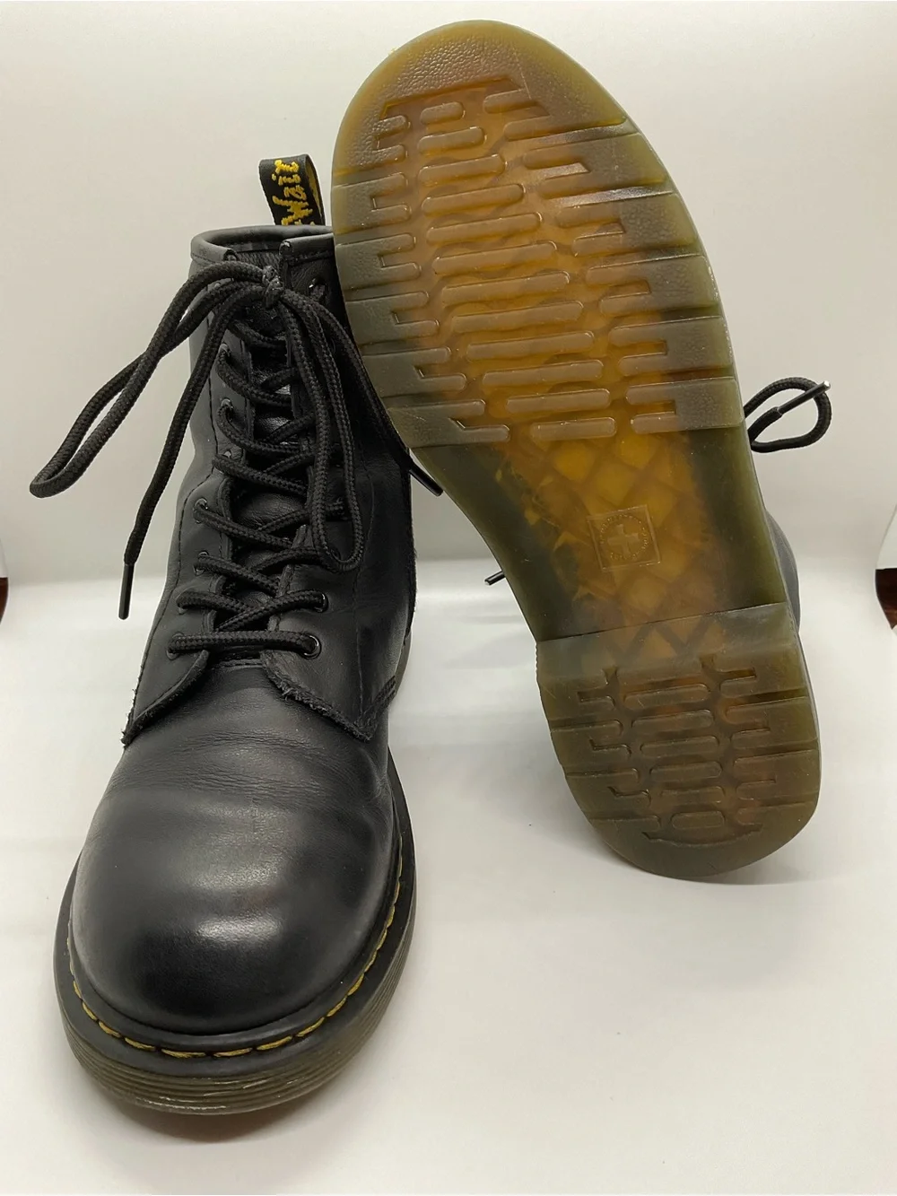 DR. MARTENS YOUTH 1460 SOFTY T LEATHER LACE UP BOOTS (8-hole) size 6